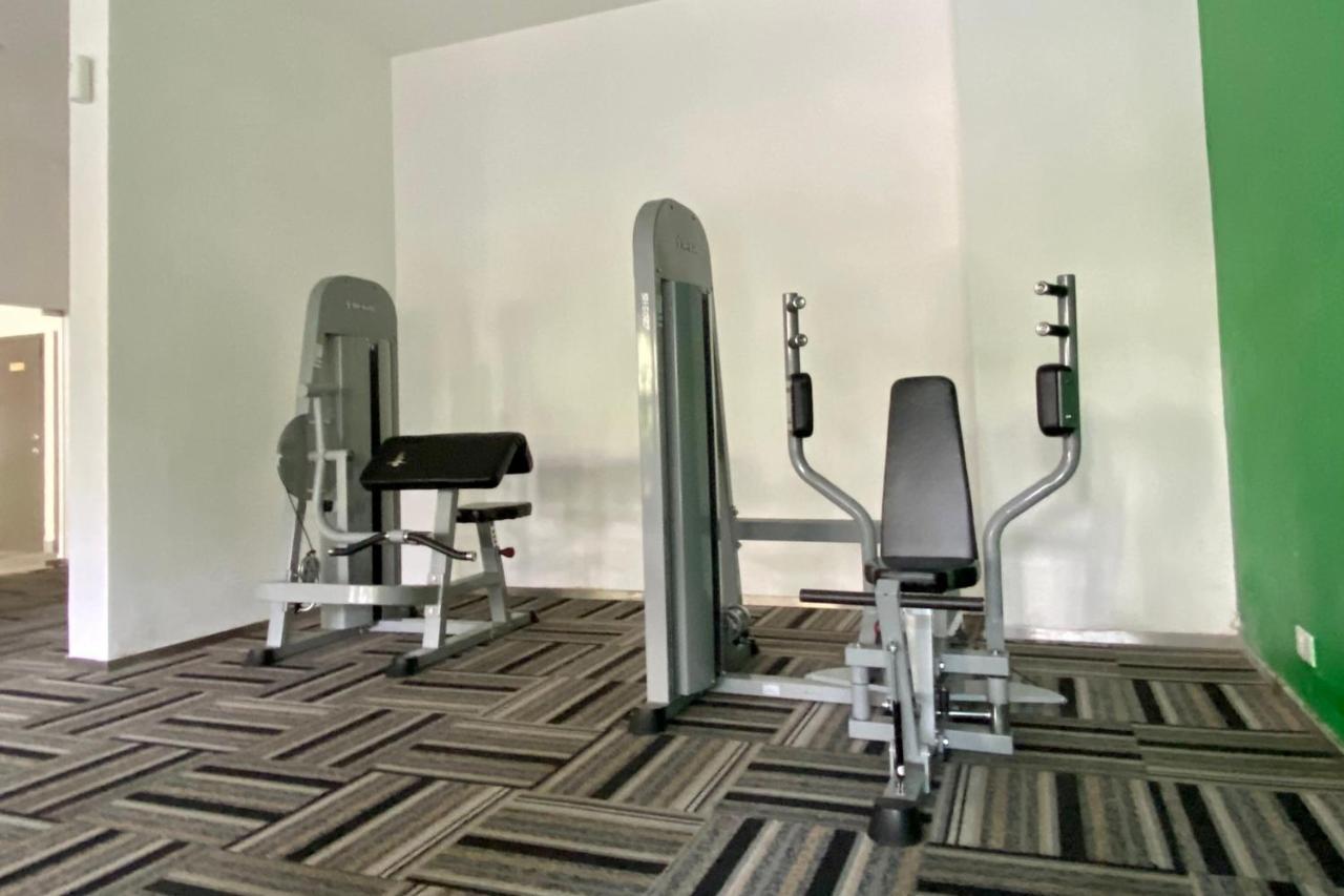 Danga Bay - 2br Timber Lounge - Dryer - Netflix * Johor Bahru