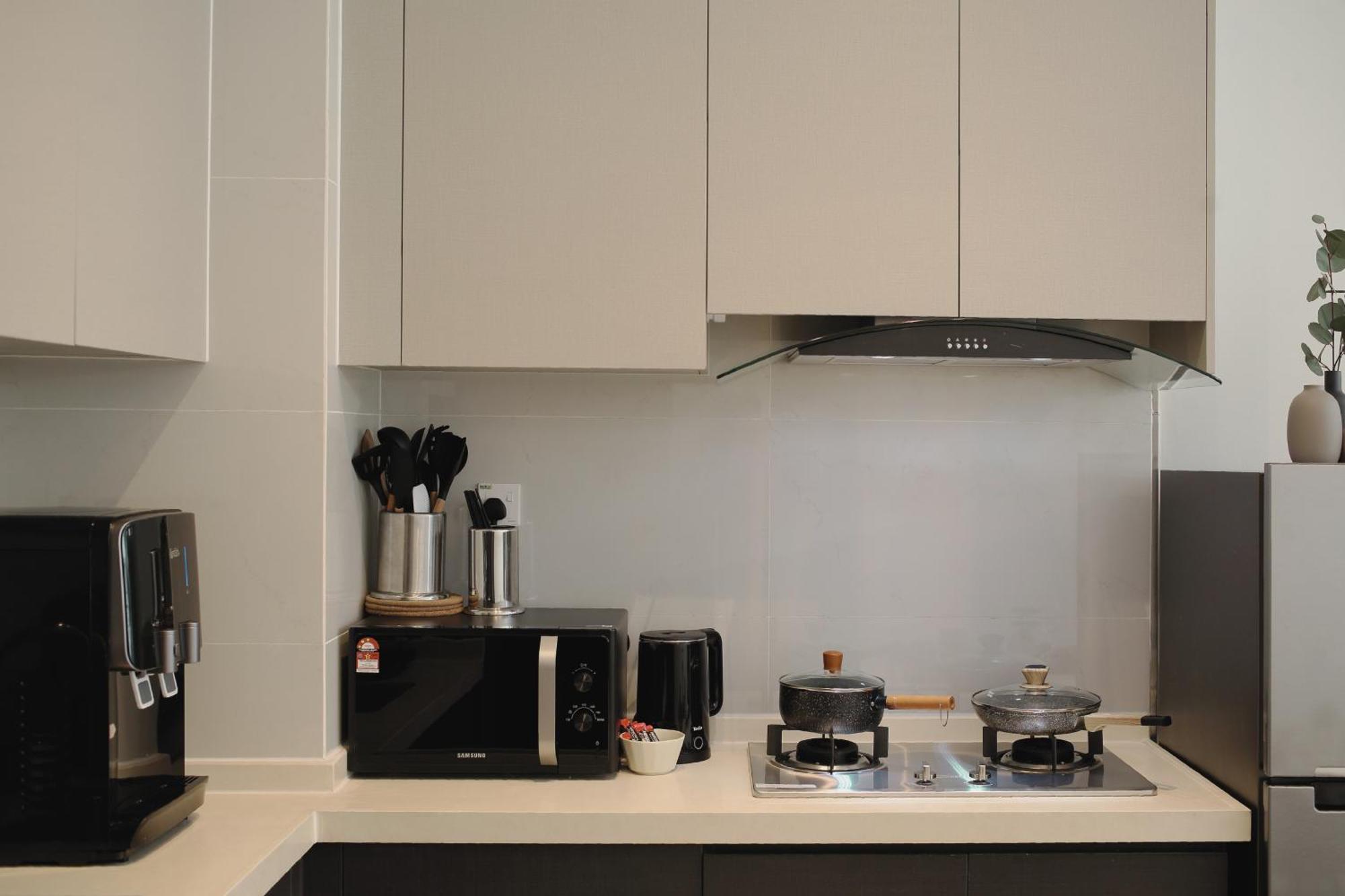 Danga Bay - 2br Timber Lounge - Dryer - Netflix Apartment *